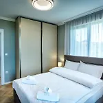 Saint George Apartment *