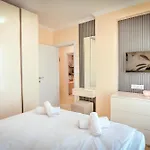 Saint George Apartment *