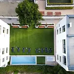 Saint George Apartment *