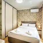 Saint George Apartment *